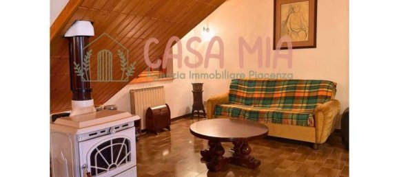 2-salle Appartement à Ferriere, Italy No. 102057 10