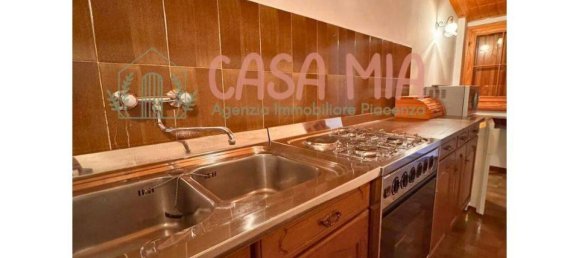 2-salle Appartement à Ferriere, Italy No. 102057 9