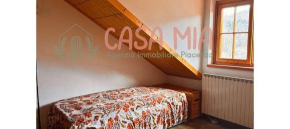 2-salle Appartement à Ferriere, Italy No. 102057 11