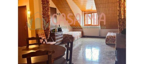 2-salle Appartement à Ferriere, Italy No. 102057 7