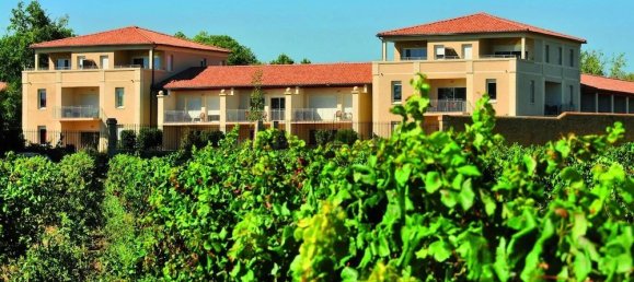 2 bedrooms Apartment in Azille, France No. 1890 3