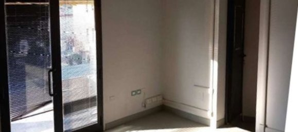 Коммерческая недвижимость 175м² в Ареццо, Италия № 270048 2