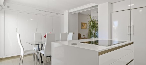 4 bedrooms Townhouse in Marbella, Spain No. 120913 2