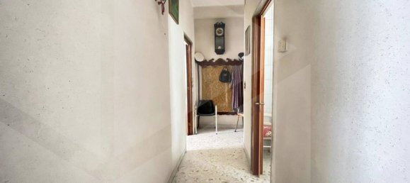 Ático de 3 habitaciónes en Bari, Italy No. 24752 30