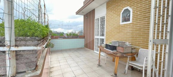 Ático de 3 habitaciónes en Bari, Italy No. 24752 6