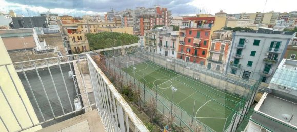 Ático de 3 habitaciónes en Bari, Italy No. 24752 27