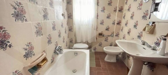 Ático de 3 habitaciónes en Bari, Italy No. 24752 24