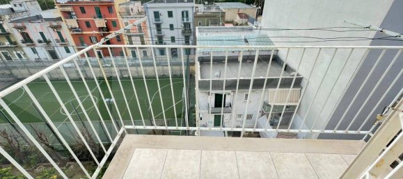 Ático de 3 habitaciónes en Bari, Italy No. 24752 25