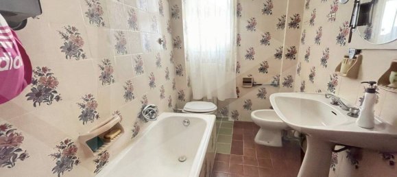 Ático de 3 habitaciónes en Bari, Italy No. 24752 23