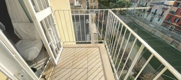 Ático de 3 habitaciónes en Bari, Italy No. 24752 28