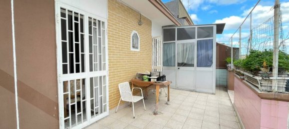 Ático de 3 habitaciónes en Bari, Italy No. 24752 16