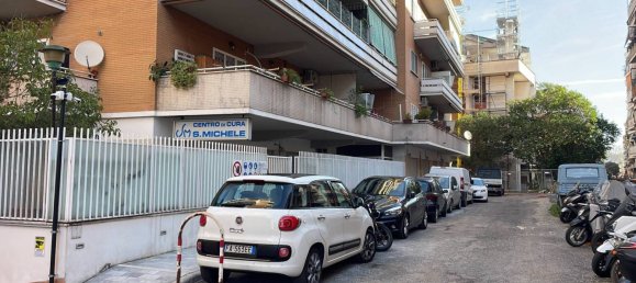 1 bedroom Apartment in Rome, Italy No. 44885 4