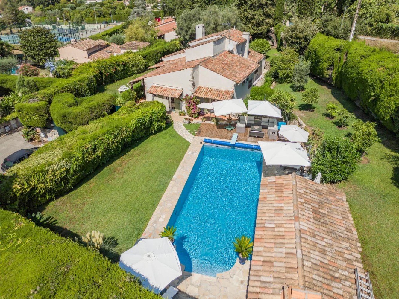 5 bedrooms Villa in Mougins, France No. 1565