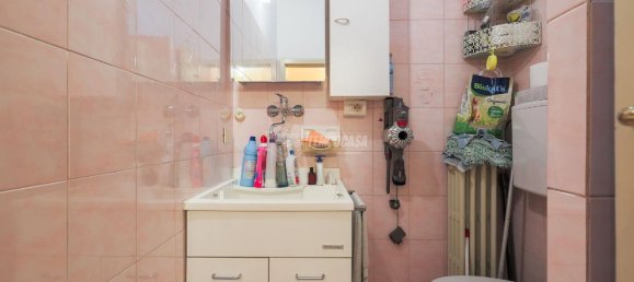 5-salle Appartement à Bologna, Italy No. 2439 19