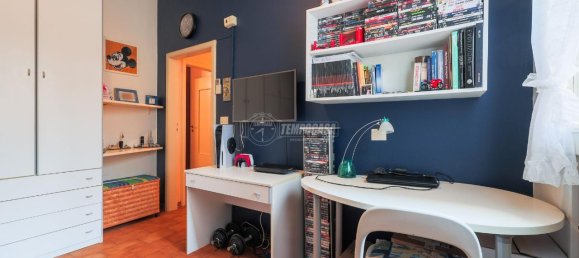 5-salle Appartement à Bologna, Italy No. 2439 15