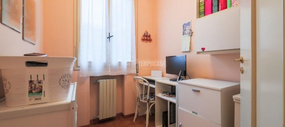 5-salle Appartement à Bologna, Italy No. 2439 18