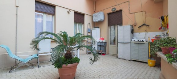 5-salle Appartement à Bologna, Italy No. 2439 23