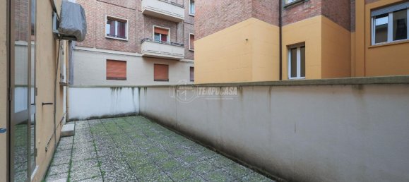 5-salle Appartement à Bologna, Italy No. 2439 25