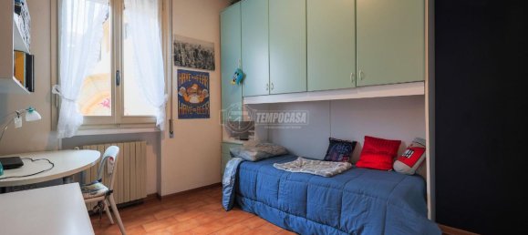 5-salle Appartement à Bologna, Italy No. 2439 13