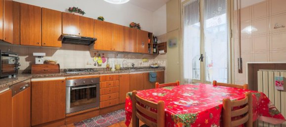 5-salle Appartement à Bologna, Italy No. 2439 5