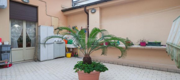 5-salle Appartement à Bologna, Italy No. 2439 24