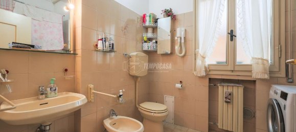 5-salle Appartement à Bologna, Italy No. 2439 20