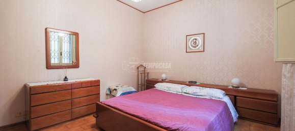 5-salle Appartement à Bologna, Italy No. 2439 11