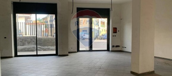 90m² Commercial property in Camporotondo Etneo, Italy No. 55182 3