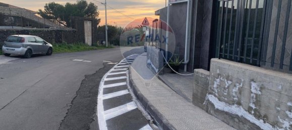 90m² Commercial property in Camporotondo Etneo, Italy No. 55182 22