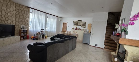 5 Schlafzimmer Haus in Thil, France, Nr. 327594 2