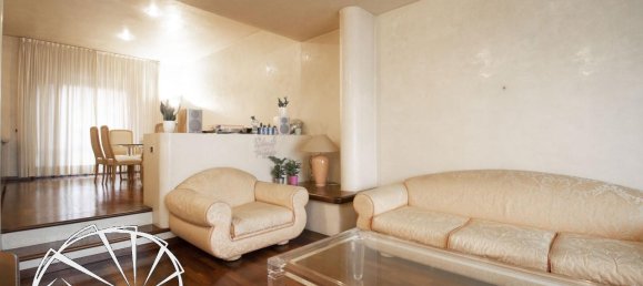 4 rooms House in Prato, Italy No. 19267 14