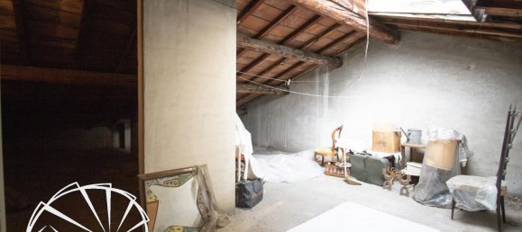 4 rooms House in Prato, Italy No. 19267 13