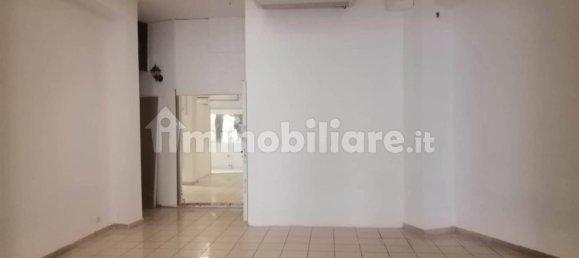 3 rooms Commercial property in Terni, Italy No. 310494 10