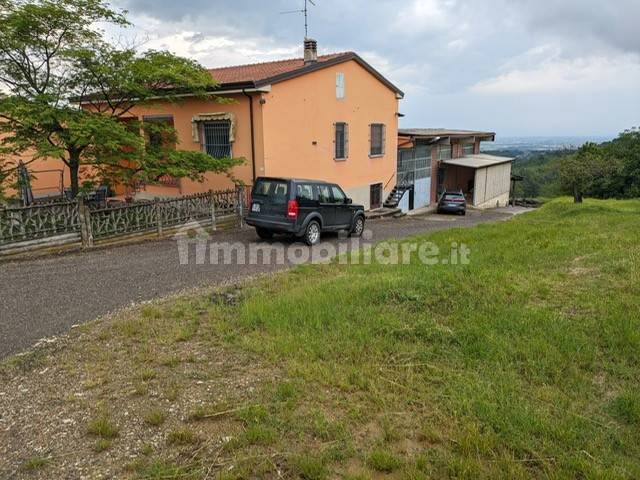 3 bedrooms Villa in Carpaneto Piacentino, Italy No. 112393