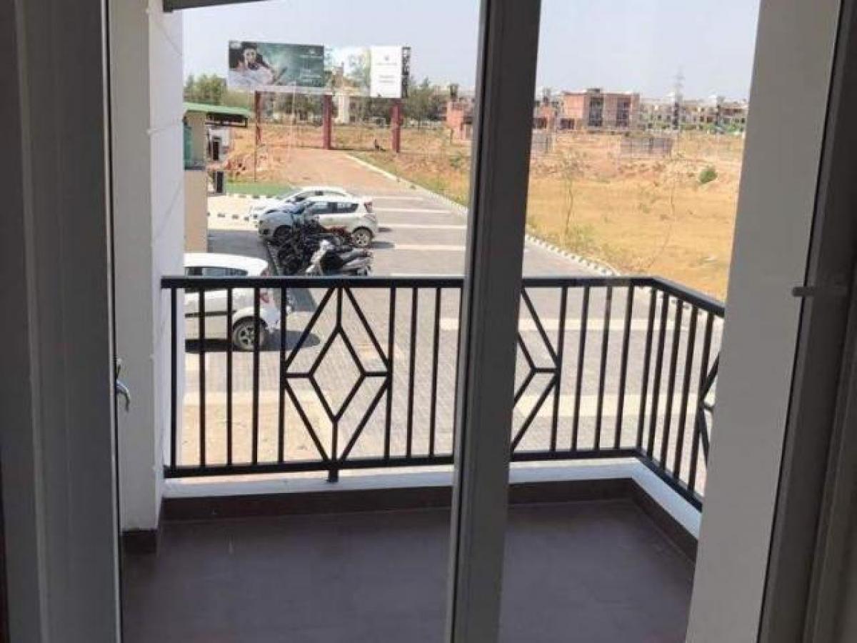 3 bedrooms House in Chandigarh, India No. 60870