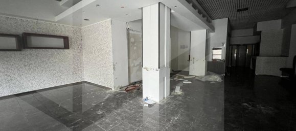 Propiedad comercial de 1 habitación en Bari, Italy No. 25442 4