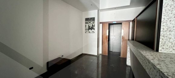 Propiedad comercial de 1 habitación en Bari, Italy No. 25442 8
