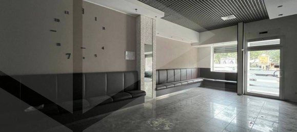 Propiedad comercial de 1 habitación en Bari, Italy No. 25442 3