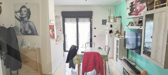 Квартира с 2 комнатами в Битритто, Италия № 22247 5