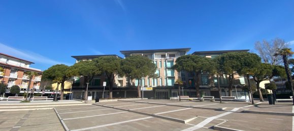 150m² Commercial property in San Michele al Tagliamento, Italy No. 314058 5