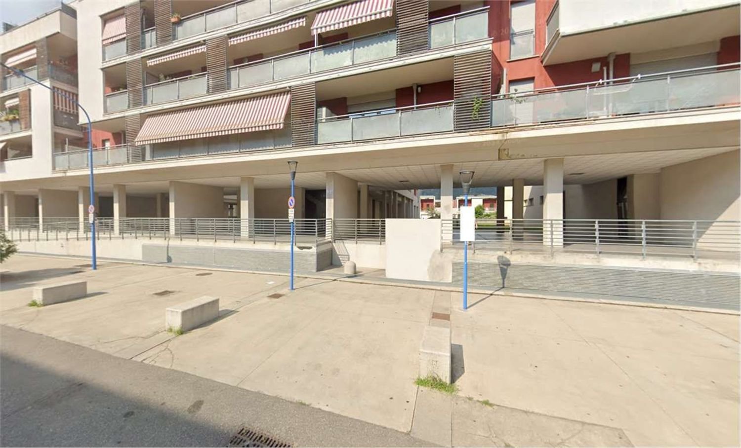 93m² Commercial property in Brescia, Italy No. 362861