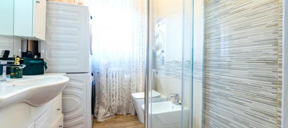 2-salle Appartement à Carate Brianza, Italy No. 14921 10