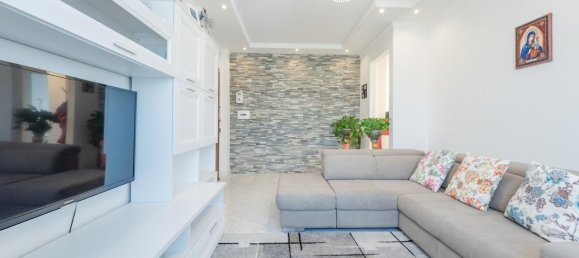 2-salle Appartement à Carate Brianza, Italy No. 14921 2