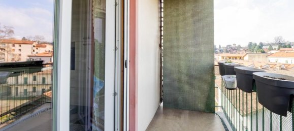 2-salle Appartement à Carate Brianza, Italy No. 14921 8