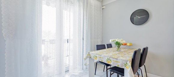 2-salle Appartement à Carate Brianza, Italy No. 14921 5