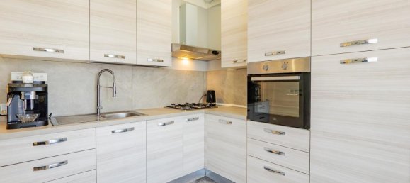 2-salle Appartement à Carate Brianza, Italy No. 14921 6