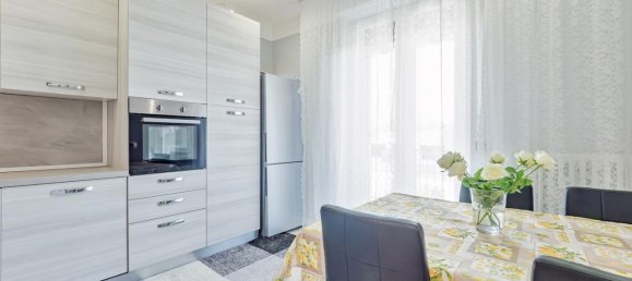 2-salle Appartement à Carate Brianza, Italy No. 14921 4