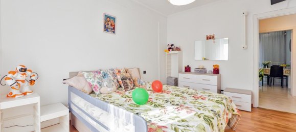 2-salle Appartement à Carate Brianza, Italy No. 14921 15