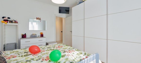 2-salle Appartement à Carate Brianza, Italy No. 14921 16