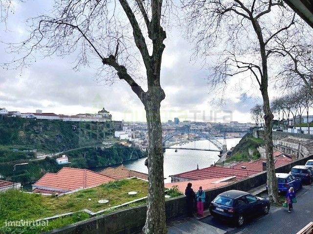 5 bedrooms House in Porto, Portugal No. 106256